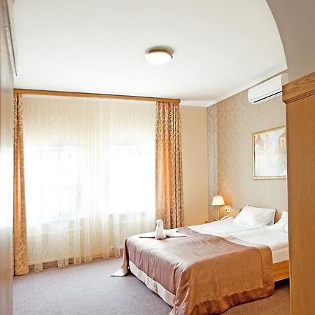 Wellotel Odessa Exterior photo